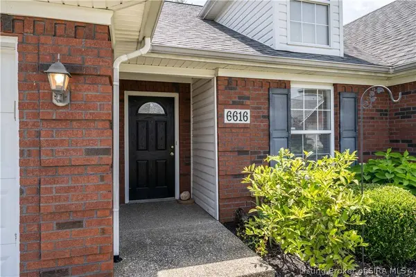 6616 Woods Mill DR, Louisville, KY 40272