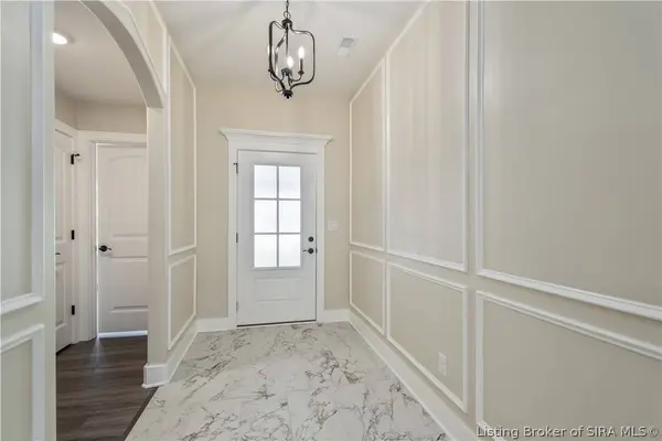 7828 Linwood CIR, Charlestown, IN 47111