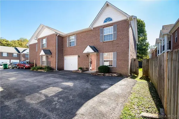 4521 Meadow Lark Manor LN