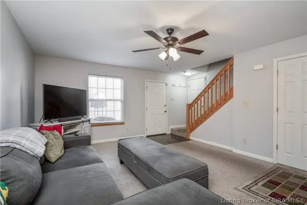 4521 Meadow Lark Manor LN, Louisville, KY 40245