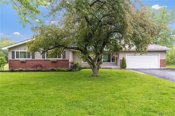 7795 Moyer RD, Lockport, NY 14094