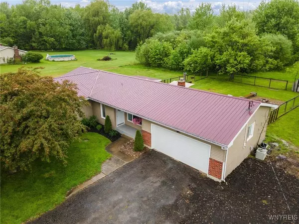 7795 Moyer RD, Lockport, NY 14094