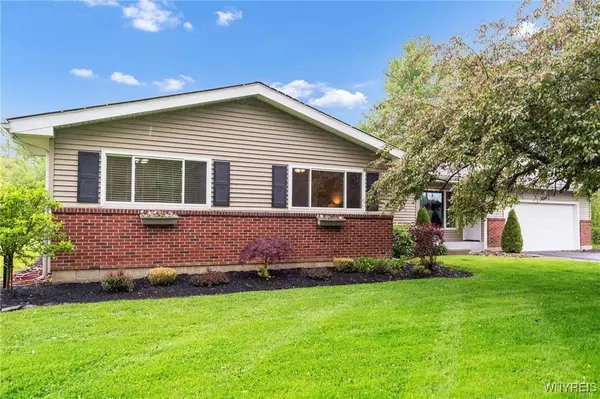 7795 Moyer RD, Lockport, NY 14094