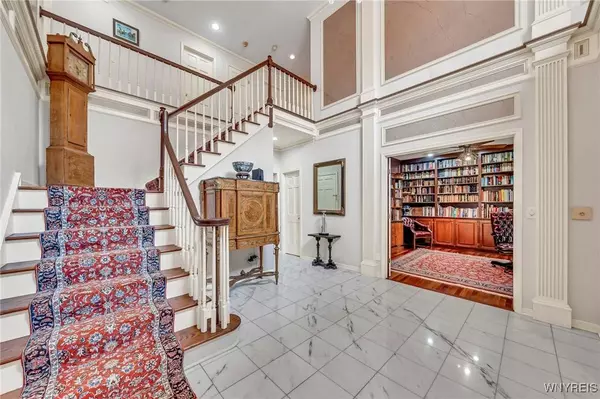 9555 The Maples, Clarence, NY 14031