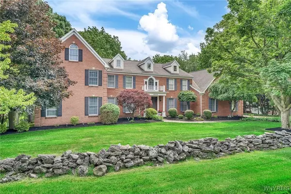 9555 The Maples, Clarence, NY 14031