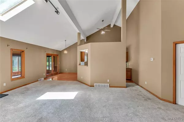 1245 Dodge RD, Getzville, NY 14068