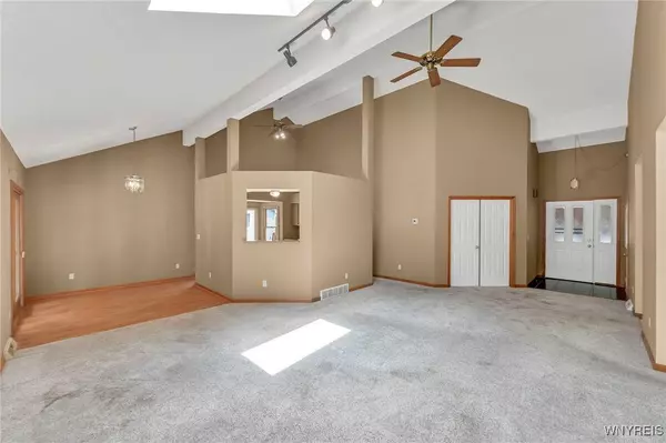 1245 Dodge RD, Getzville, NY 14068