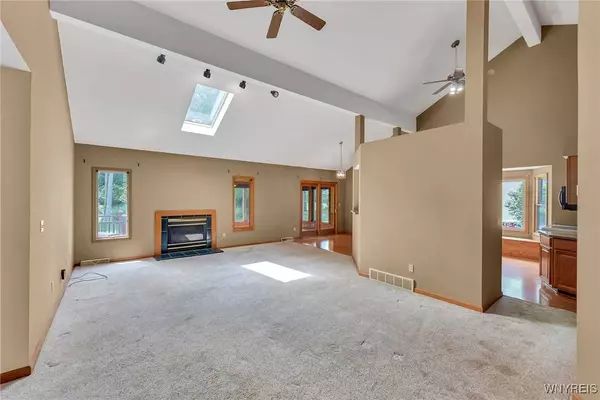 1245 Dodge RD, Getzville, NY 14068