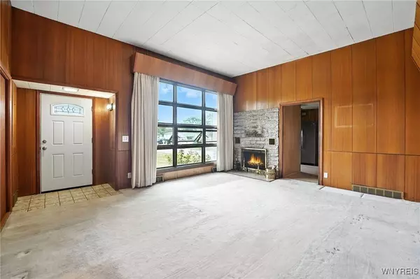 4990 Meadowbrook RD, Buffalo, NY 14221