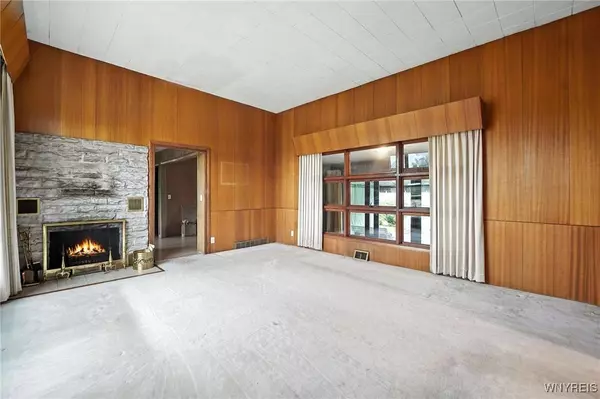 4990 Meadowbrook RD, Buffalo, NY 14221