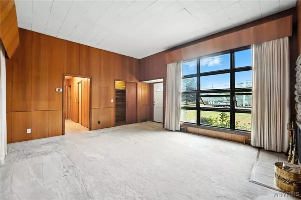 4990 Meadowbrook RD, Buffalo, NY 14221