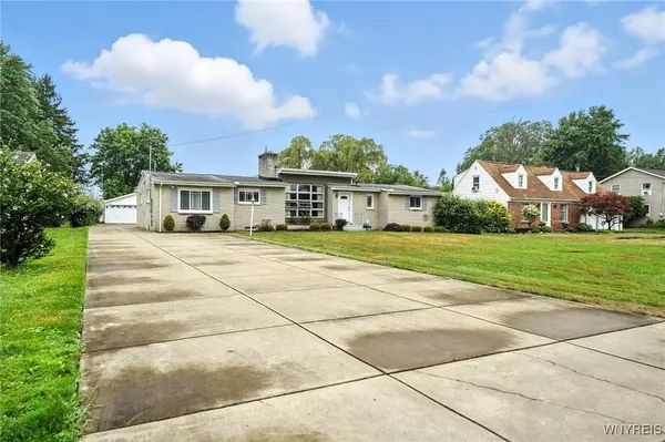 4990 Meadowbrook RD, Buffalo, NY 14221