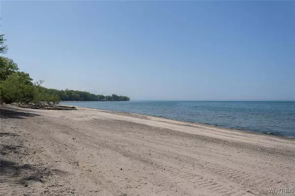 698 Windover LN, Derby, NY 14047