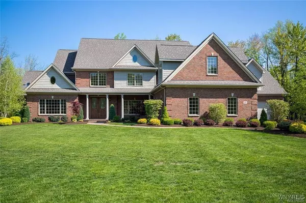 698 Windover LN, Derby, NY 14047