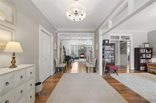 5115 Willowbrook DR W, Clarence, NY 14031