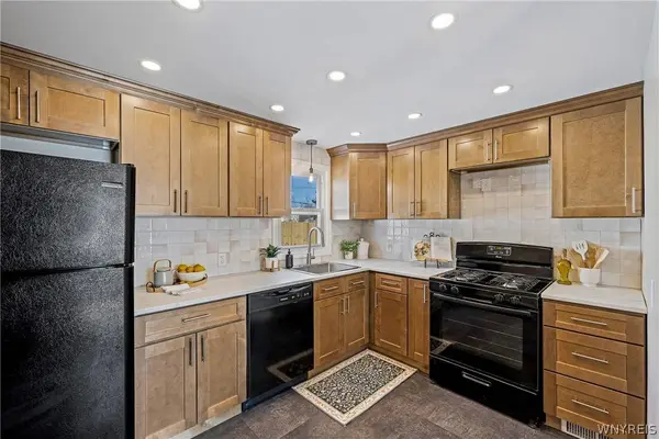 538 Taunton PL, Buffalo, NY 14216