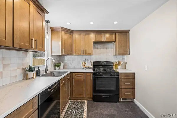 538 Taunton PL, Buffalo, NY 14216