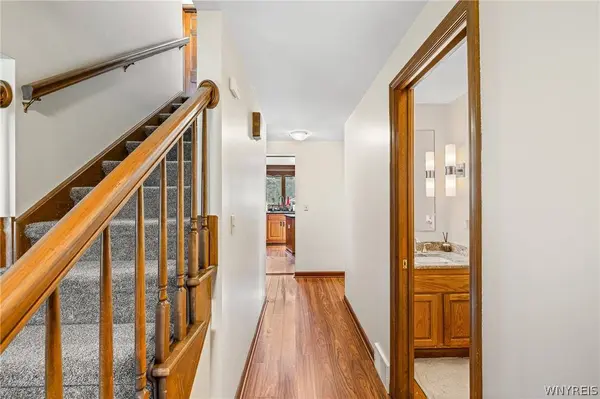 8954 Candlewood LN, Clarence Center, NY 14032