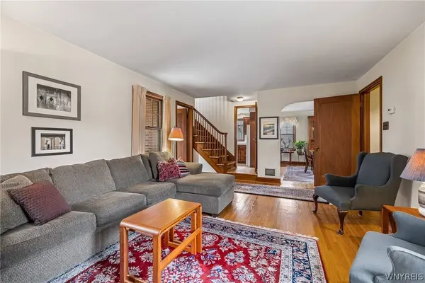 25 Saint Johns AVE, Buffalo, NY 14223