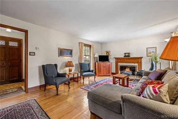 25 Saint Johns AVE, Buffalo, NY 14223