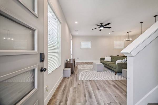 1193 W Tidwell RD, Houston, TX 77091