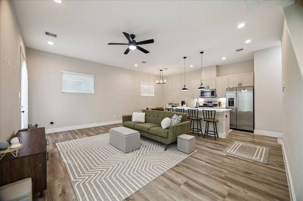 1193 W Tidwell RD, Houston, TX 77091