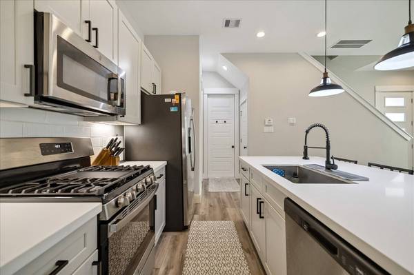 1193 W Tidwell RD, Houston, TX 77091