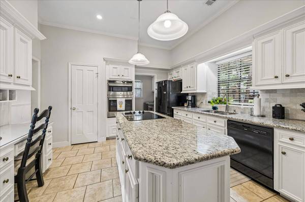 6015 Spanish Oak WAY, Spring, TX 77379