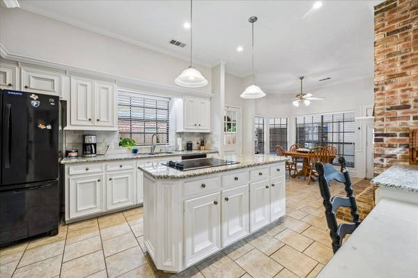 6015 Spanish Oak WAY, Spring, TX 77379