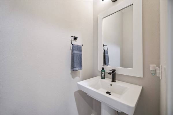 1193 W Tidwell RD, Houston, TX 77091