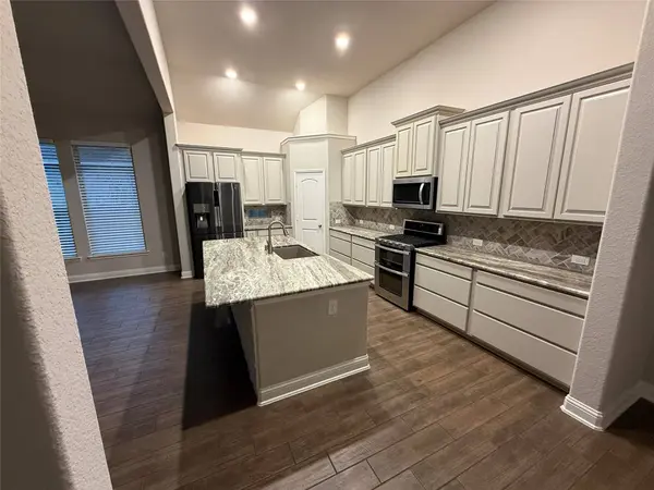 135 Bloomhill PL, Magnolia, TX 77354
