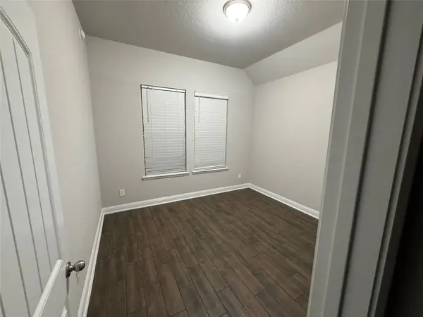 135 Bloomhill PL, Magnolia, TX 77354