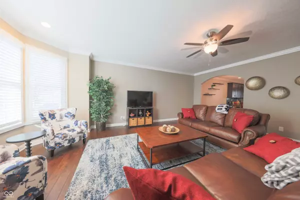 839 N Park Trail DR, Carmel, IN 46032