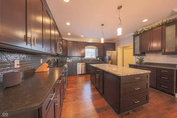 839 N Park Trail DR, Carmel, IN 46032