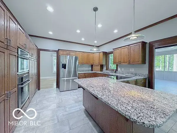 13650 Golden Ridge LN, Fishers, IN 46055