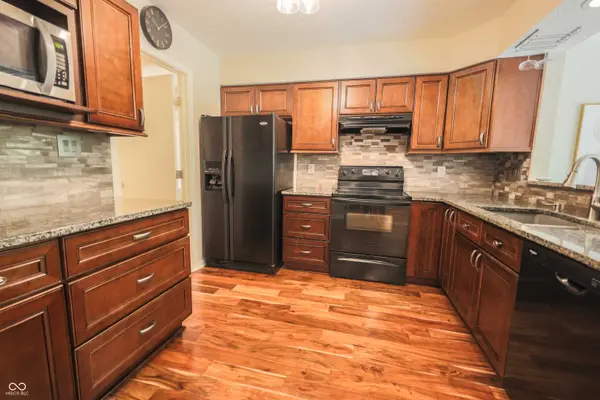 7155 Sea Pine DR, Indianapolis, IN 46250