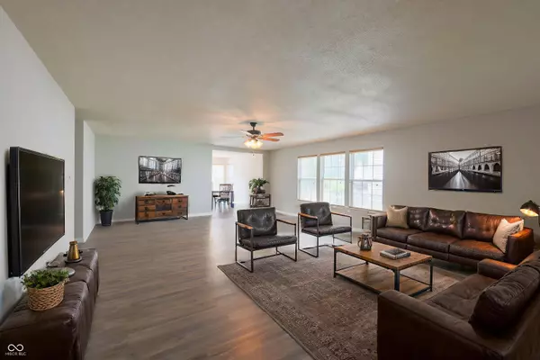 10178 Brushfield LN, Fishers, IN 46037