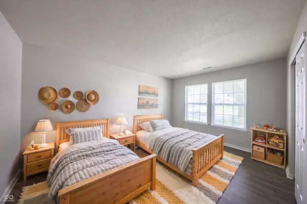 10178 Brushfield LN, Fishers, IN 46037