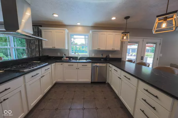 5892 N Fortville PIKE, Greenfield, IN 46140