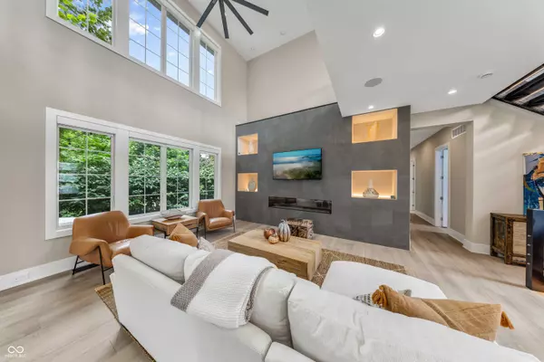 9727 Marina Village DR, Indianapolis, IN 46256