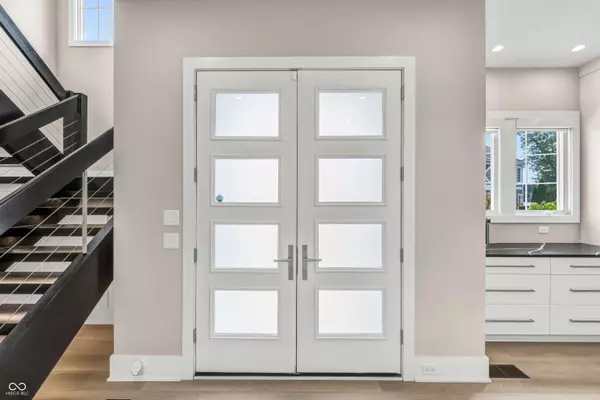 9727 Marina Village DR, Indianapolis, IN 46256