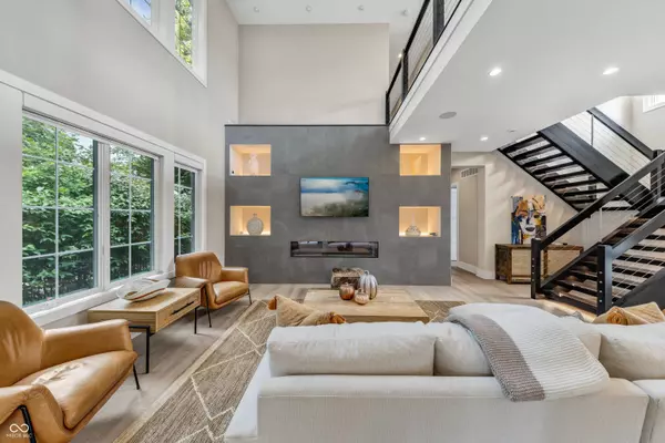 9727 Marina Village DR, Indianapolis, IN 46256