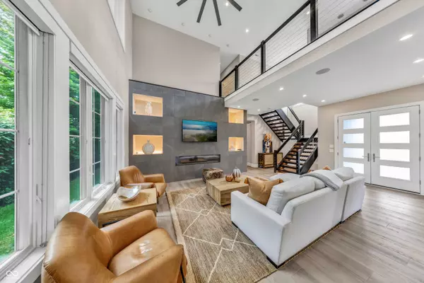 9727 Marina Village DR, Indianapolis, IN 46256