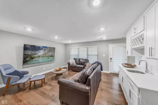 8244 Bostic DR, Fishers, IN 46038