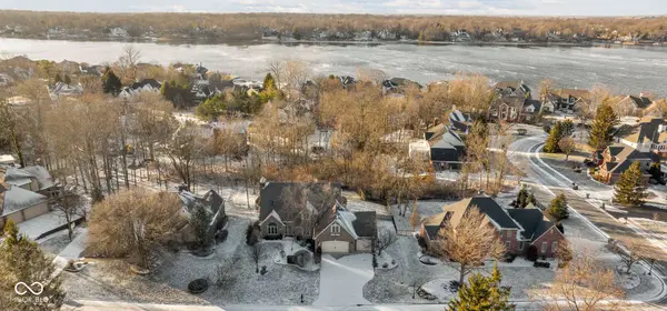 11254 Woods Bay LN, Indianapolis, IN 46236