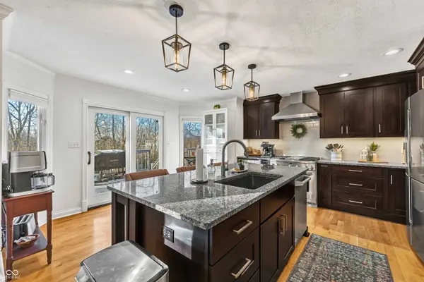 11254 Woods Bay LN, Indianapolis, IN 46236