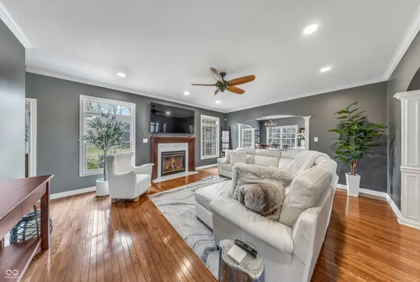 10093 Gemstone DR, Noblesville, IN 46060