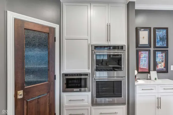 10093 Gemstone DR, Noblesville, IN 46060