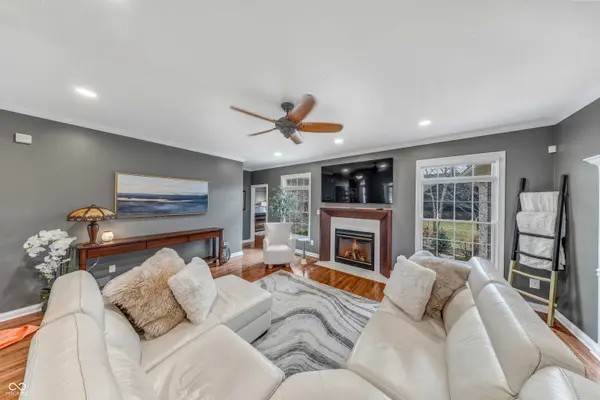 10093 Gemstone DR, Noblesville, IN 46060