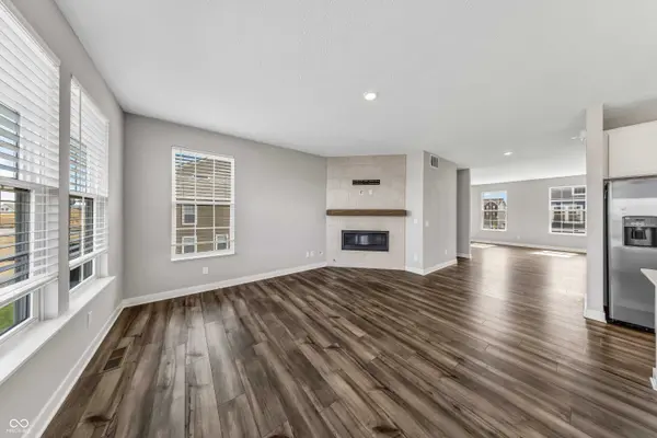 6988 Sunstone PL, Carmel, IN 46033